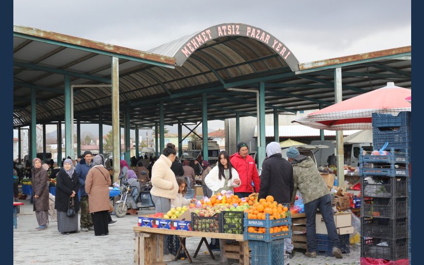 SALI PAZARI’NDA BEREKET VE GÜLER YÜZ