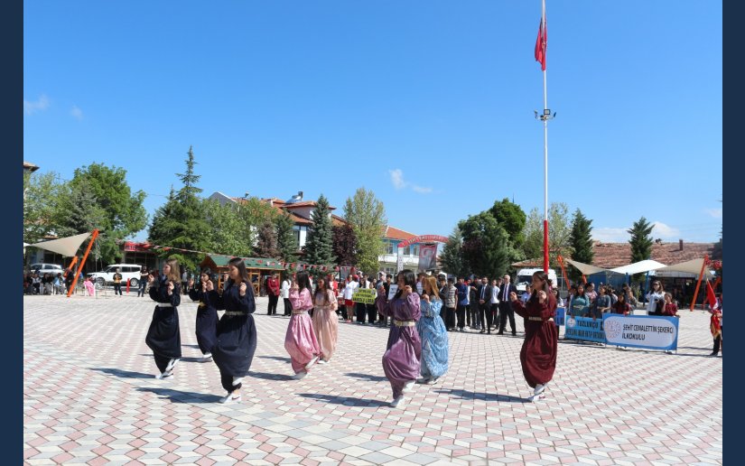 19 MAYIS ÇOŞKUSU İLÇEMİZDE BÜYÜK BİR KATILIMLA KUTLANDI.