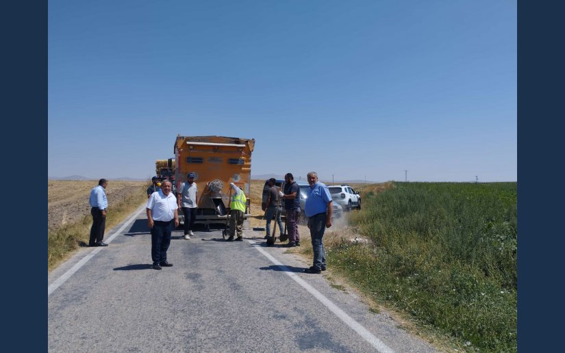 ÇÖĞÜRLÜ–GÜRSU MAHALLE BAĞLANTI YOLUNDA ASFALT BAKIM ÇALIŞMASI