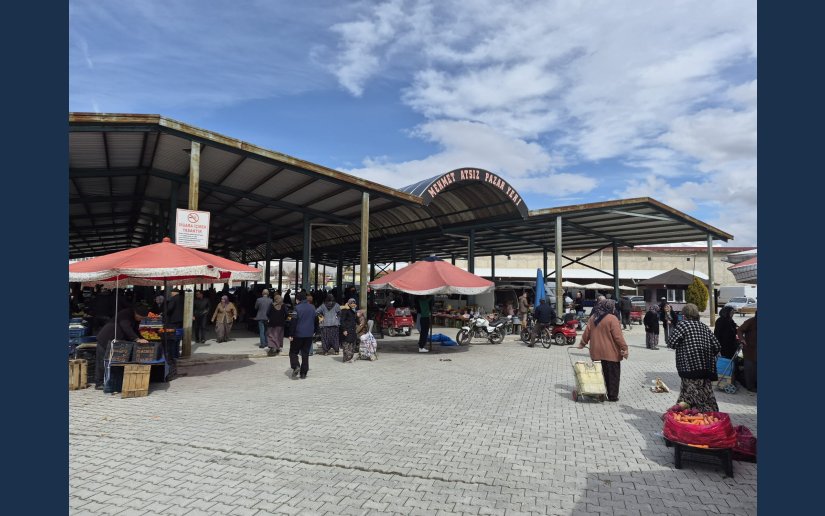 TUZLUKÇU’DA SALI PAZARI KURULDU