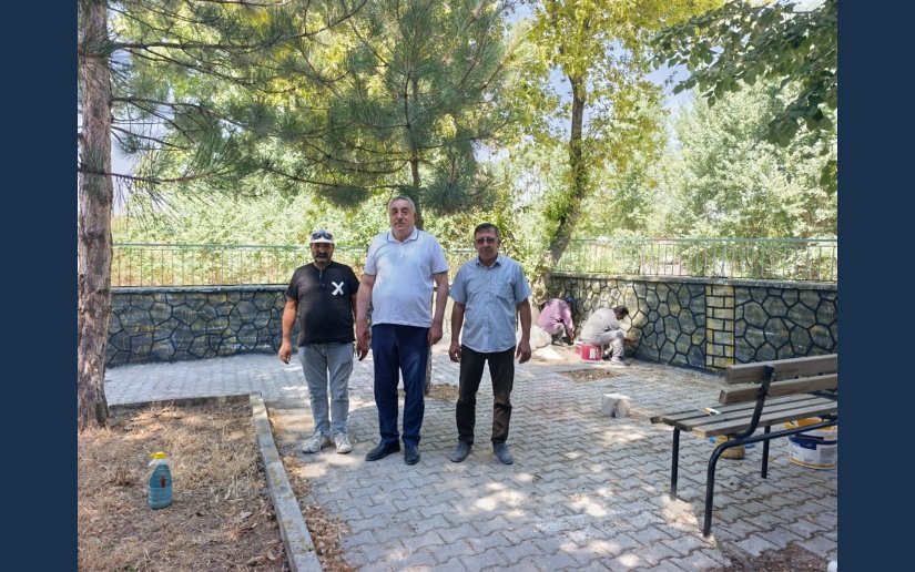 TURSUNLU MAHALLESİ CAMİ BAHÇESİNDE BAKIM ÇALIŞMASI